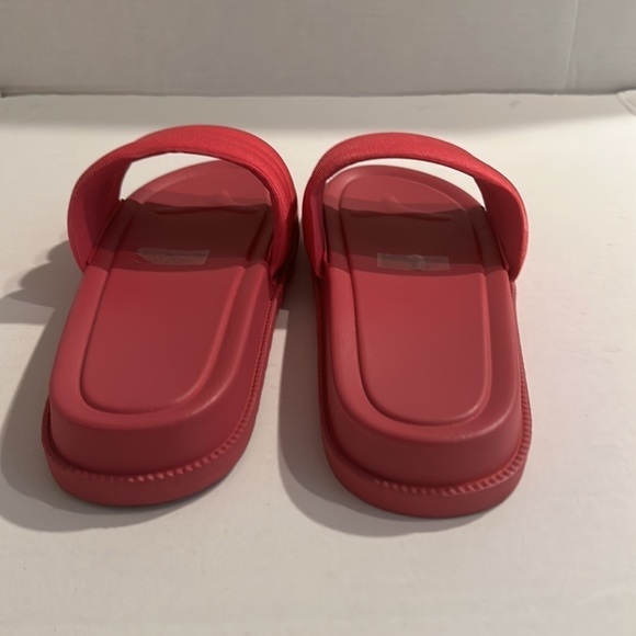 Hot Pink Flip Flop pre owned - Picture 3 of 5